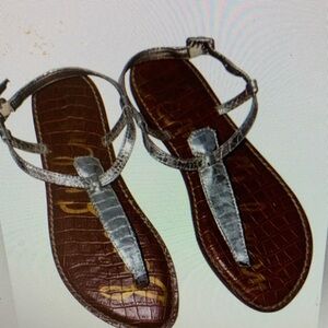 Sam Edelman Gigi T-strap sandals in a silver croc-embossed finish Size 6